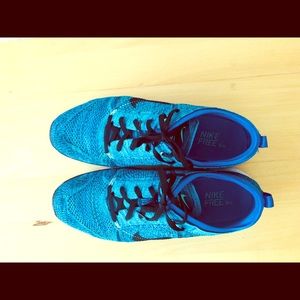 Nike fly knit running shoes